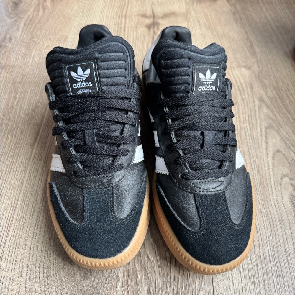 Adidas Men's Black and Tan Sneakers